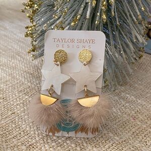 Taylor Shaye New Gold and Cream Star Earrings